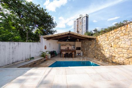 Casa à venda com 350m², 5 quartos e 6 vagas Casa à venda com 350m², 5 quartos e 6 vagasAREA DE PISCINA