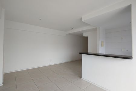 Apartamento à venda com 70m², 2 quartos e 1 vaga Apartamento à venda com 70m², 2 quartos e 1 vagaSala