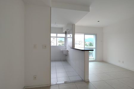 Apartamento à venda com 70m², 2 quartos e 1 vaga Apartamento à venda com 70m², 2 quartos e 1 vagaSala