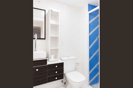 Banheiro de apartamento para alugar com 2 quartos, 52m² em Chacara Dona Escolastica, Itaquaquecetuba