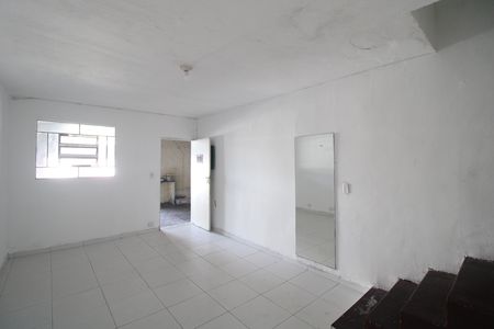 Sala de casa para alugar com 2 quartos, 156m² em Jardim das Imbuias, São Paulo