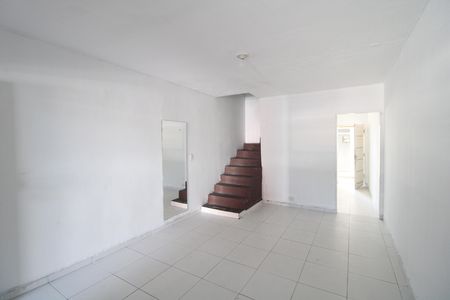 Sala de casa para alugar com 2 quartos, 156m² em Jardim das Imbuias, São Paulo