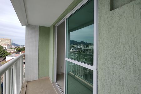 Apartamento à venda com 60m², 2 quartos e 1 vaga Apartamento à venda com 60m², 2 quartos e 1 vagaVaranda