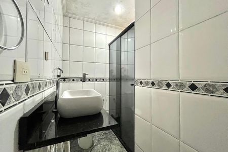 Apartamento à venda com 75m², 3 quartos e 2 vagas Apartamento à venda com 75m², 3 quartos e 2 vagasBanheiro social