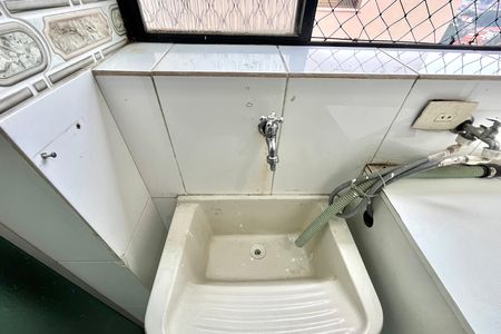 Apartamento à venda com 75m², 3 quartos e 2 vagas Apartamento à venda com 75m², 3 quartos e 2 vagasÁrea de Serviço