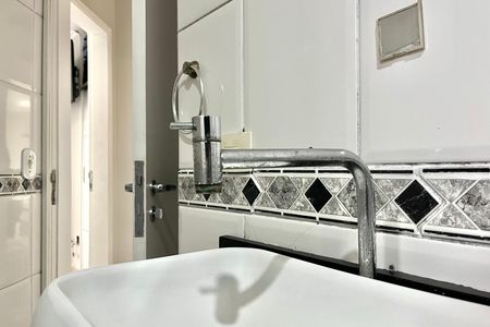 Apartamento à venda com 75m², 3 quartos e 2 vagas Apartamento à venda com 75m², 3 quartos e 2 vagasBanheiro social