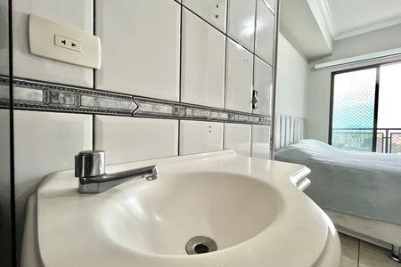 Apartamento à venda com 75m², 3 quartos e 2 vagas Apartamento à venda com 75m², 3 quartos e 2 vagasBanheiro da Suíte