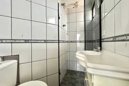 Apartamento à venda com 75m², 3 quartos e 2 vagas Apartamento à venda com 75m², 3 quartos e 2 vagasBanheiro da Suíte