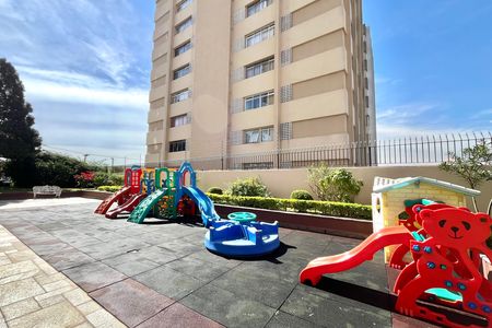Apartamento à venda com 75m², 3 quartos e 2 vagas Apartamento à venda com 75m², 3 quartos e 2 vagasÁrea comum - Playground