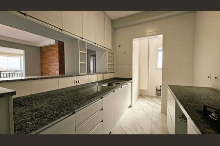 Apartamento para alugar com 180m², 3 quartos e 2 vagas