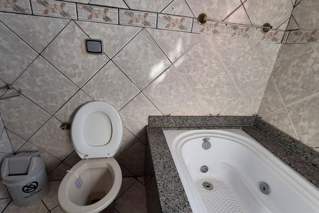 Casa para alugar com 249m², 3 quartos e 6 vagas Casa para alugar com 249m², 3 quartos e 6 vagasBanheiro 1