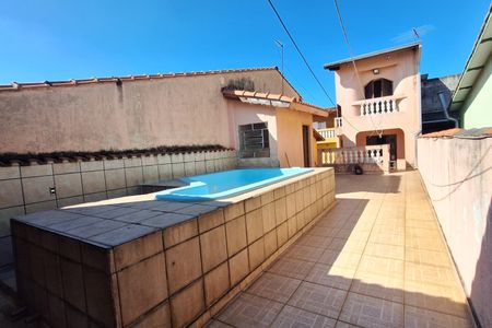 Casa para alugar com 249m², 3 quartos e 6 vagas Casa para alugar com 249m², 3 quartos e 6 vagasPiscina