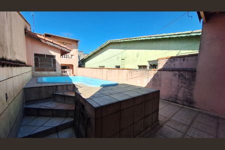 Casa para alugar com 249m², 3 quartos e 6 vagas Casa para alugar com 249m², 3 quartos e 6 vagasPiscina