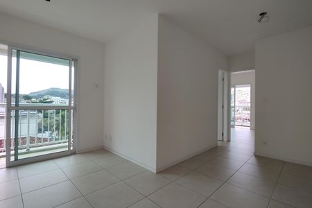 Apartamento à venda com 65m², 2 quartos e 1 vagaSala