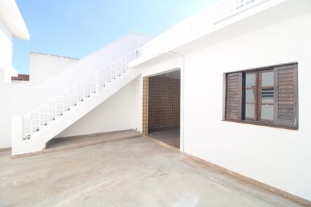 Casa à venda com 179m², 3 quartos e 2 vagasFundos / edícula