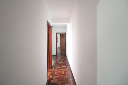 Casa à venda com 179m², 3 quartos e 2 vagasCorredor