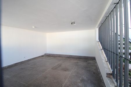 Casa à venda com 179m², 3 quartos e 2 vagasGaragem