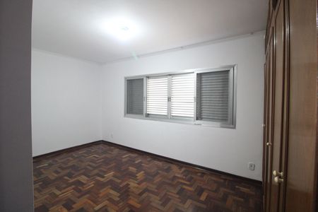 Casa à venda com 179m², 3 quartos e 2 vagasSuíte
