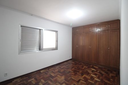 Casa à venda com 179m², 3 quartos e 2 vagasQuarto 2