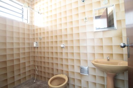 Casa à venda com 179m², 3 quartos e 2 vagasEdícula / banheiro