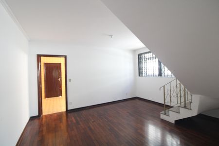 Casa à venda com 179m², 3 quartos e 2 vagasSala 2