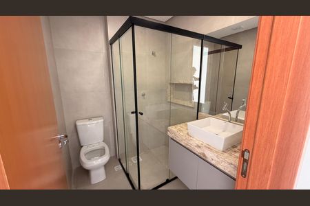 Banheiro suíte de apartamento para alugar com 2 quartos, 66m² em Parque Amazonia, Goiânia
