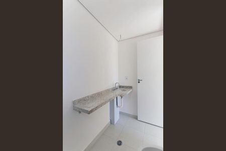 Banheiro da suíte de apartamento à venda com 2 quartos, 83m² em Vila Bandeirantes, São Paulo