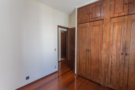 Apartamento à venda com 100m², 3 quartos e 2 vagasQuarto 2