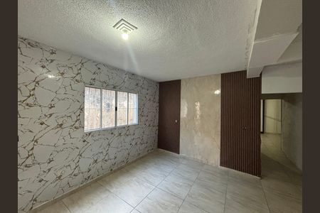 Sala de casa para alugar com 3 quartos, 75m² em Jardim Lourdes, Ferraz de Vasconcelos