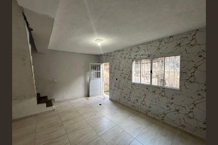Sala de casa para alugar com 3 quartos, 75m² em Jardim Lourdes, Ferraz de Vasconcelos