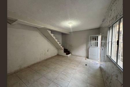 Sala de casa para alugar com 3 quartos, 75m² em Jardim Lourdes, Ferraz de Vasconcelos