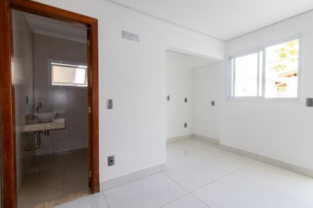 Casa à venda com 270m², 4 quartos e 4 vagas Casa à venda com 270m², 4 quartos e 4 vagasSobrado