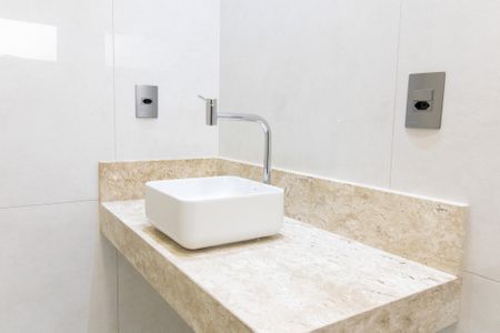 Casa à venda com 270m², 4 quartos e 4 vagas Casa à venda com 270m², 4 quartos e 4 vagasBanheiro da Suíte 4