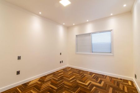Casa à venda com 270m², 4 quartos e 4 vagas Casa à venda com 270m², 4 quartos e 4 vagasSuite 1