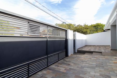 Casa à venda com 270m², 4 quartos e 4 vagas Casa à venda com 270m², 4 quartos e 4 vagasGaragem