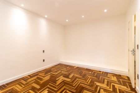 Casa à venda com 270m², 4 quartos e 4 vagas Casa à venda com 270m², 4 quartos e 4 vagasSuite 2