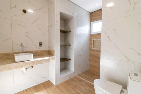 Casa à venda com 270m², 4 quartos e 4 vagas Casa à venda com 270m², 4 quartos e 4 vagasBanheiro da Suíte 2