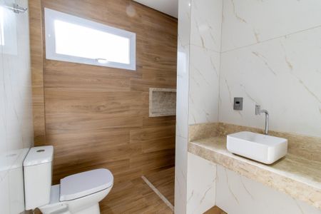 Casa à venda com 270m², 4 quartos e 4 vagas Casa à venda com 270m², 4 quartos e 4 vagasBanheiro da Suíte 1