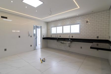 Casa à venda com 270m², 4 quartos e 4 vagas Casa à venda com 270m², 4 quartos e 4 vagasCozinha