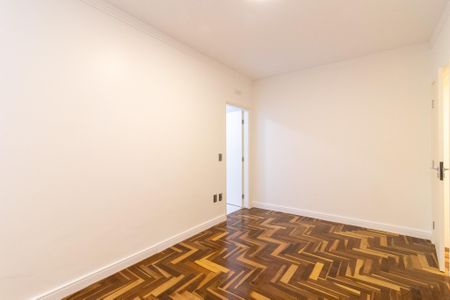 Casa à venda com 270m², 4 quartos e 4 vagas Casa à venda com 270m², 4 quartos e 4 vagasSuite 3