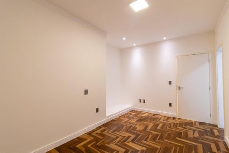Casa à venda com 270m², 4 quartos e 4 vagas Casa à venda com 270m², 4 quartos e 4 vagasSuite 4