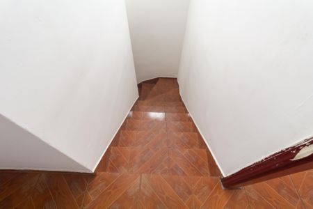 Casa para alugar com 100m², 2 quartos e 1 vagaEscada