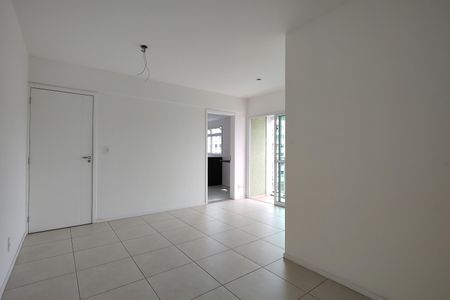 Sala de apartamento para alugar com 2 quartos, 65m² em Taquara, Rio de Janeiro