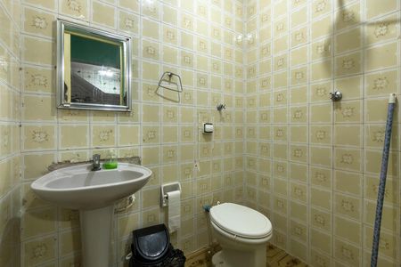 Casa para alugar com 65m², 2 quartos e sem vaga Casa para alugar com 65m², 2 quartos e sem vagaBanheiro social