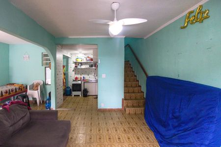 Sala de casa para alugar com 2 quartos, 65m² em Vila Sao Paulo, Praia Grande
