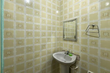 Casa para alugar com 65m², 2 quartos e sem vaga Casa para alugar com 65m², 2 quartos e sem vagaBanheiro social