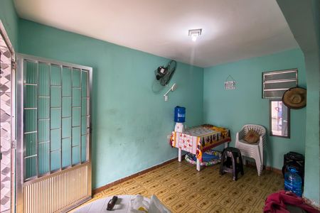 Casa para alugar com 65m², 2 quartos e sem vaga Casa para alugar com 65m², 2 quartos e sem vagaSala