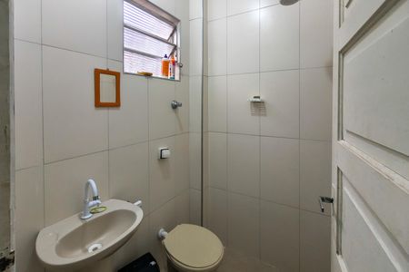 Casa para alugar com 65m², 2 quartos e sem vaga Casa para alugar com 65m², 2 quartos e sem vagaBanheiro de serviço
