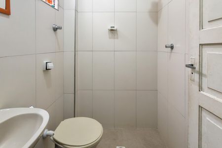 Casa para alugar com 65m², 2 quartos e sem vaga Casa para alugar com 65m², 2 quartos e sem vagaBanheiro de serviço