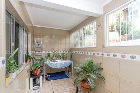 Casa para alugar com 165m², 2 quartos e 1 vaga Casa para alugar com 165m², 2 quartos e 1 vagaVaranda da Sala